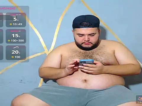 Snapshot of damian_chubby chatting on 09-13-25, 02:33 damian chubby online show from 09-13-25, 02:33