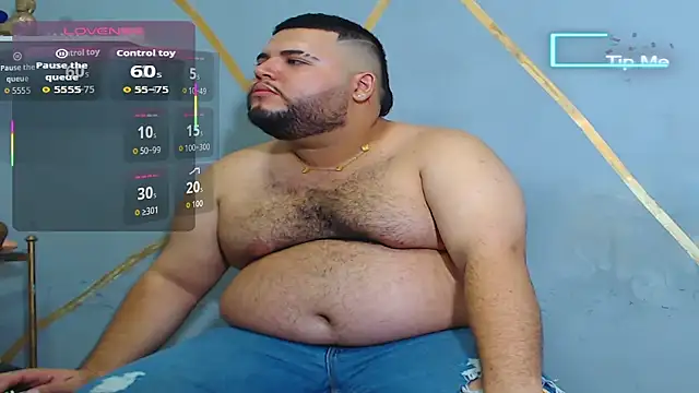 Snapshot of damian_chubby chatting on 09-25-25, 11:30 damian chubby online show from 09-25-25, 11:30