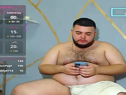 Snapshot of damian_chubby chatting on 09-28-25, 11:10 damian chubby online show from 09-28-25, 11:10