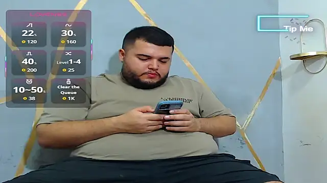 Snapshot of damian_chubby chatting on 10-14-25, 12:33 damian chubby online show from 10-14-25, 12:33