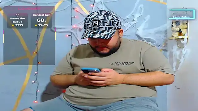 Snapshot of damian_chubby chatting on 10-17-25, 08:39 damian chubby online show from 10-17-25, 08:39