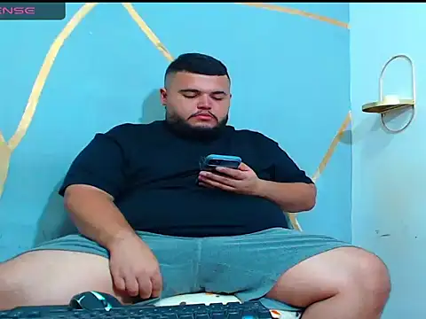 Snapshot of damian_chubby chatting on 11-13-25, 03:27 damian chubby online show from 11-13-25, 03:27