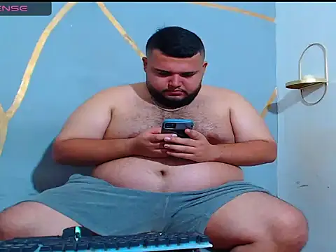 Snapshot of damian_chubby chatting on 11-14-25, 03:27 damian chubby online show from 11-14-25, 03:27