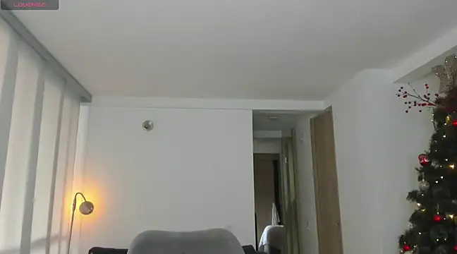 Snapshot of honeyann08 chatting on 12-19-24, 08:13 honeyann08 online show from 12-19-24, 08:13