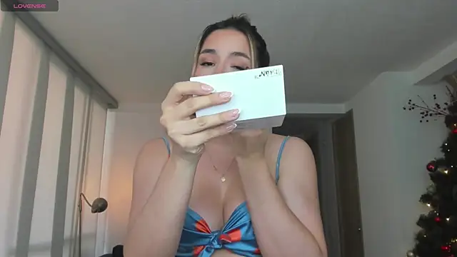 Snapshot of honeyann08 chatting on 01-02-25, 05:18 honeyann08 online show from 01-02-25, 05:18