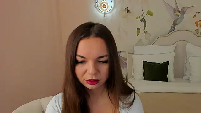 Snapshot of CamillaLarson chatting on 06-22-26, 03:08 CamillaLarson online show from 06-22-26, 03:08
