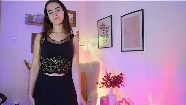 Gia Paige18 online show from 10-31-25, 09:10