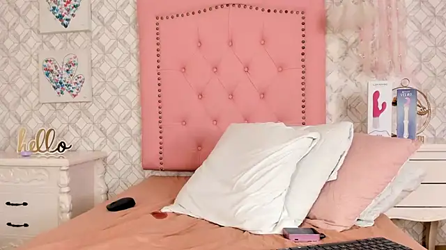 Snapshot of Sara__Williams chatting on 01-17-25, 06:47 Sara Williams online show from 01-17-25, 06:47