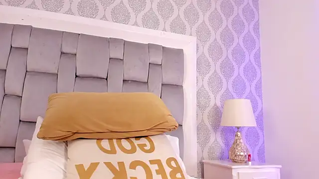 Snapshot of Sara__Williams chatting on 03-21-25, 04:06 Sara Williams online show from 03-21-25, 04:06