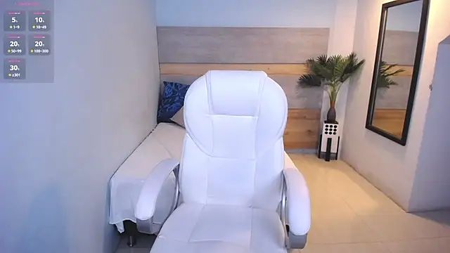 Snapshot of Violetta_rainbow chatting on 12-21-24, 08:39 Violetta rainbow online show from 12-21-24, 08:39