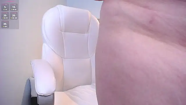 Snapshot of Violetta_rainbow chatting on 02-26-25, 07:31 Violetta rainbow online show from 02-26-25, 07:31