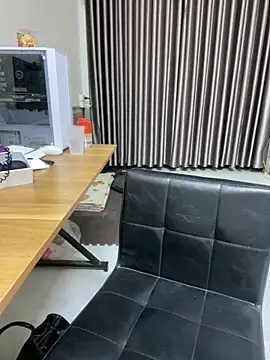 Snapshot of Louis_Baby chatting on 12-28-24, 01:59 Louis Baby online show from 12-28-24, 01:59