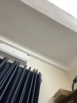 Snapshot of Louis_Baby chatting on 02-11-25, 03:50 Louis Baby online show from 02-11-25, 03:50