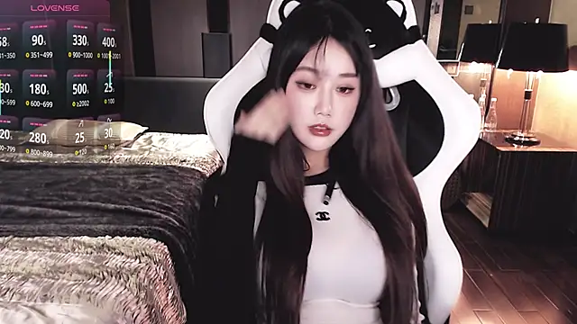 Cartier-  Daji- online show from 10-26-25, 01:06