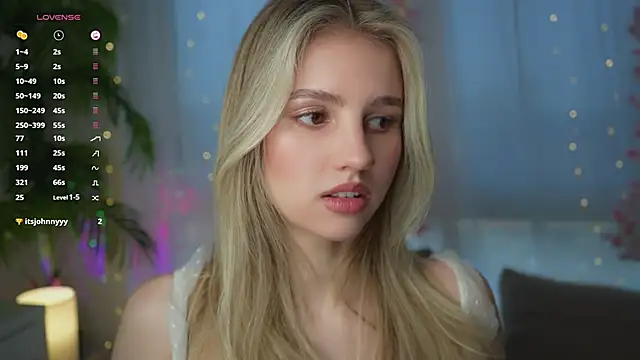 Snapshot of Fluffy-Angel chatting on 01-26-25, 07:53 Fluffy-Angel online show from 01-26-25, 07:53