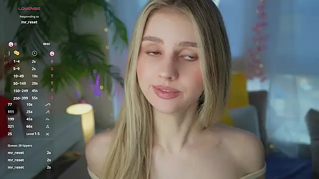 Snapshot of Fluffy-Angel chatting on 01-30-25, 09:15 Fluffy-Angel online show from 01-30-25, 09:15