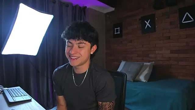 Ares Dickson online show from 02-16-25, 03:26