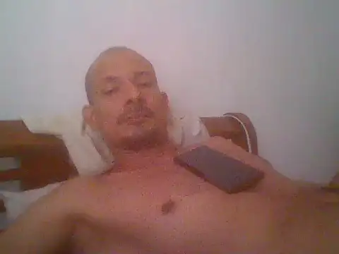 Snapshot of snoppie chatting on 10-20-25, 04:29 snoppie online show from 10-20-25, 04:29