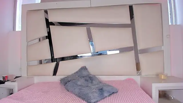 chrystal js online show from 03-29-26, 01:44