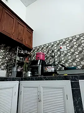    Erin    online show from 10-01-25, 04:18