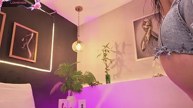 samanthaevanss1 online show from 02-10-26, 01:32