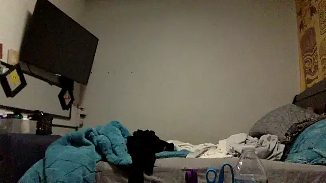 Snapshot of Robriguezxxx chatting on 12-13-24, 05:27 Robriguezxxx online show from 12-13-24, 05:27