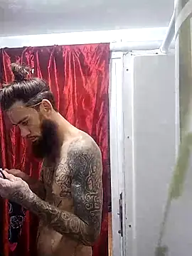 Snapshot of Robriguezxxx chatting on 12-17-24, 04:45 Robriguezxxx online show from 12-17-24, 04:45