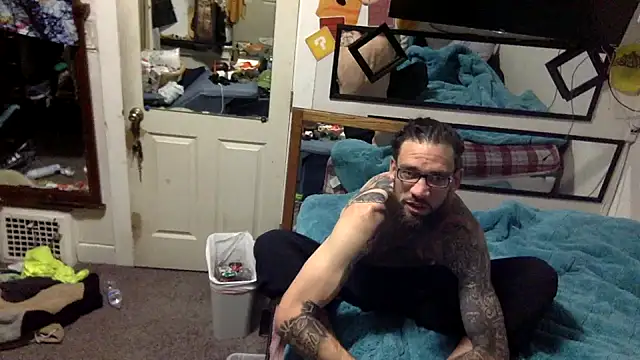 Snapshot of Robriguezxxx chatting on 03-22-25, 11:42 Robriguezxxx online show from 03-22-25, 11:42