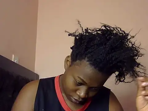 Snapshot of Horny-pretty chatting on 02-18-25, 11:44 Horny-pretty online show from 02-18-25, 11:44