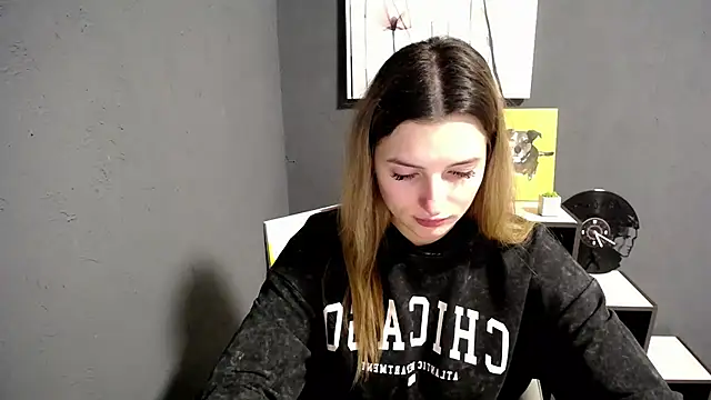 lady olivia  online show from 11-04-25, 03:00