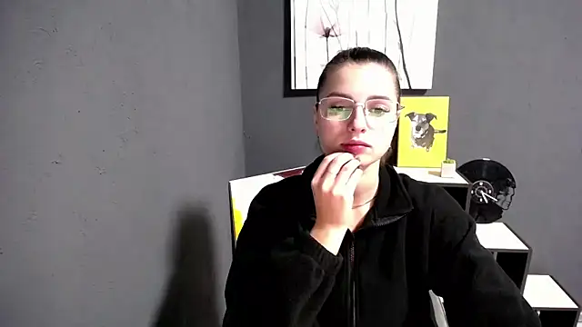 lady olivia  online show from 11-11-25, 01:22