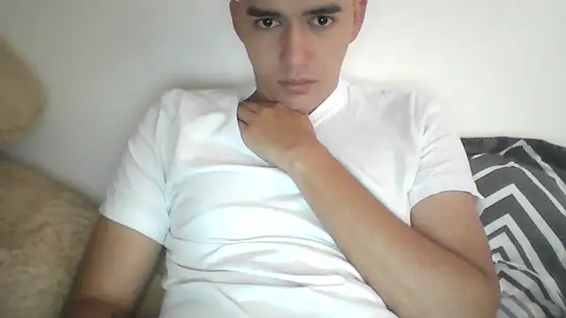 Snapshot of Estebitan_vm chatting on 11-11-25, 01:33 Estebitan vm online show from 11-11-25, 01:33