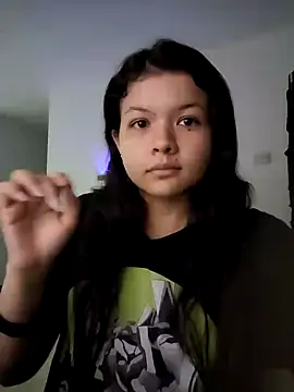 Snapshot of azumiichan chatting on 12-03-24, 04:14 azumiichan online show from 12-03-24, 04:14