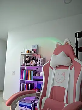 Snapshot of azumiichan chatting on 02-06-25, 03:59 azumiichan online show from 02-06-25, 03:59