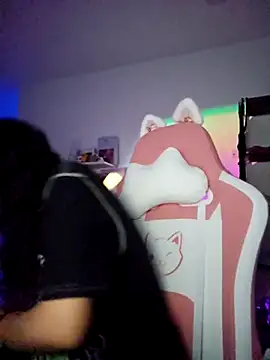 Snapshot of azumiichan chatting on 03-11-25, 04:10 azumiichan online show from 03-11-25, 04:10