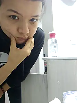 Snapshot of azumiichan chatting on 03-19-25, 04:25 azumiichan online show from 03-19-25, 04:25