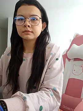 Snapshot of azumiichan chatting on 09-25-25, 01:37 azumiichan online show from 09-25-25, 01:37