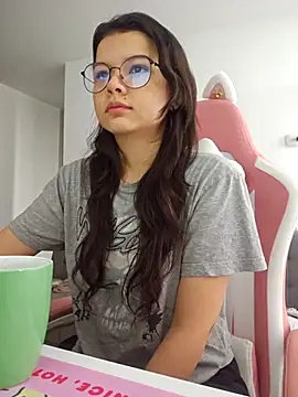 Snapshot of azumiichan chatting on 10-25-25, 01:51 azumiichan online show from 10-25-25, 01:51