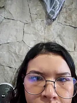 Snapshot of azumiichan chatting on 10-29-25, 05:58 azumiichan online show from 10-29-25, 05:58