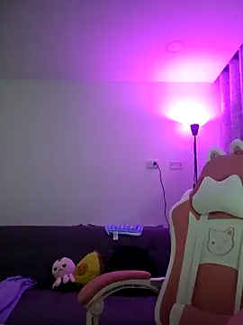 Snapshot of azumiichan chatting on 11-15-25, 12:19 azumiichan online show from 11-15-25, 12:19