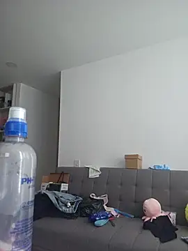 Snapshot of azumiichan chatting on 12-04-25, 01:53 azumiichan online show from 12-04-25, 01:53