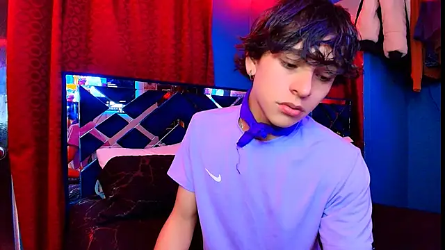 Snapshot of Luke_Howland chatting on 01-08-26, 12:35 Luke Howland online show from 01-08-26, 12:35