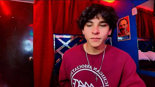 Snapshot of Luke_Howland chatting on 01-10-26, 01:29 Luke Howland online show from 01-10-26, 01:29