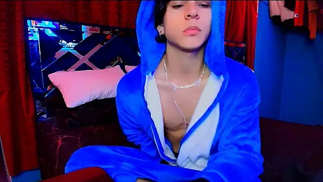 Snapshot of Luke_Howland chatting on 01-12-26, 01:11 Luke Howland online show from 01-12-26, 01:11