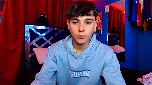 Snapshot of Luke_Howland chatting on 02-18-26, 01:23 Luke Howland online show from 02-18-26, 01:23