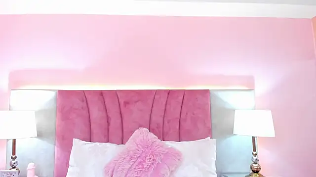 Snapshot of SophiaLaurens chatting on 01-15-25, 02:24 SophiaLaurens online show from 01-15-25, 02:24