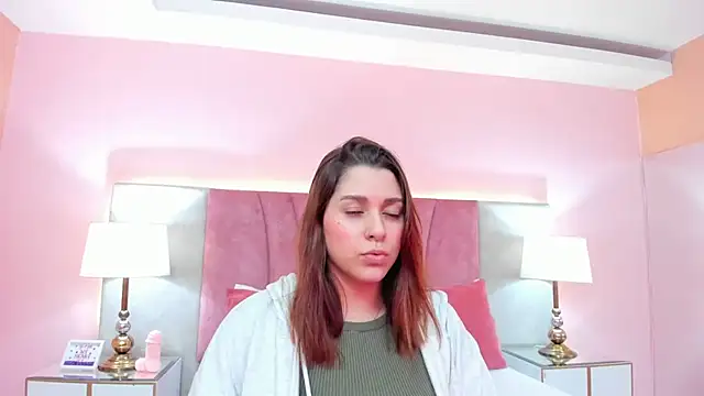 Snapshot of SophiaLaurens chatting on 01-27-25, 07:03 SophiaLaurens online show from 01-27-25, 07:03