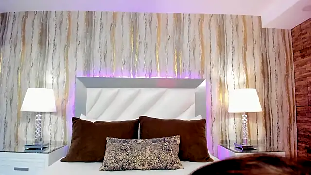 Snapshot of SophiaLaurens chatting on 02-06-25, 02:58 SophiaLaurens online show from 02-06-25, 02:58