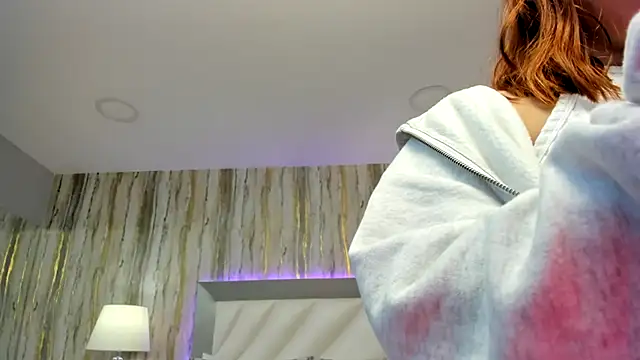 Snapshot of SophiaLaurens chatting on 02-13-25, 04:07 SophiaLaurens online show from 02-13-25, 04:07