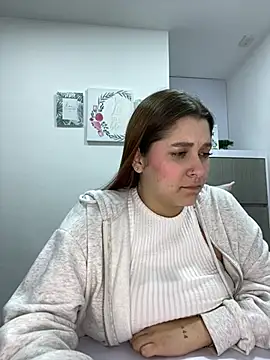 Snapshot of SophiaLaurens chatting on 03-07-25, 12:58 SophiaLaurens online show from 03-07-25, 12:58